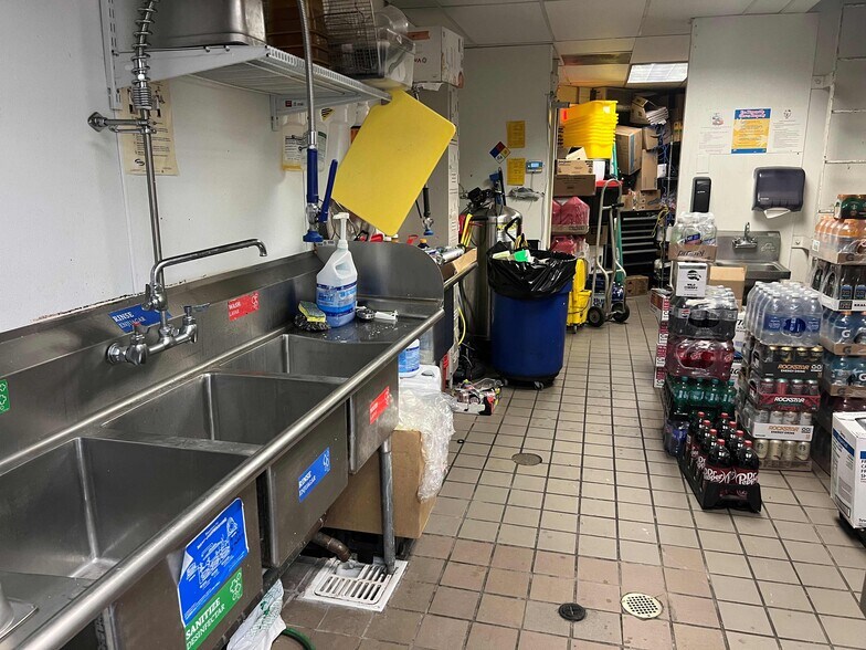 More Photos Of 391 W A St, Hayward Service Station For Lease