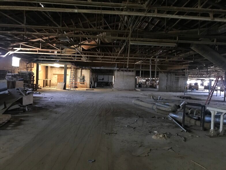 More Photos Of 440 Frankston St, Jacksonville Warehouse For Sale