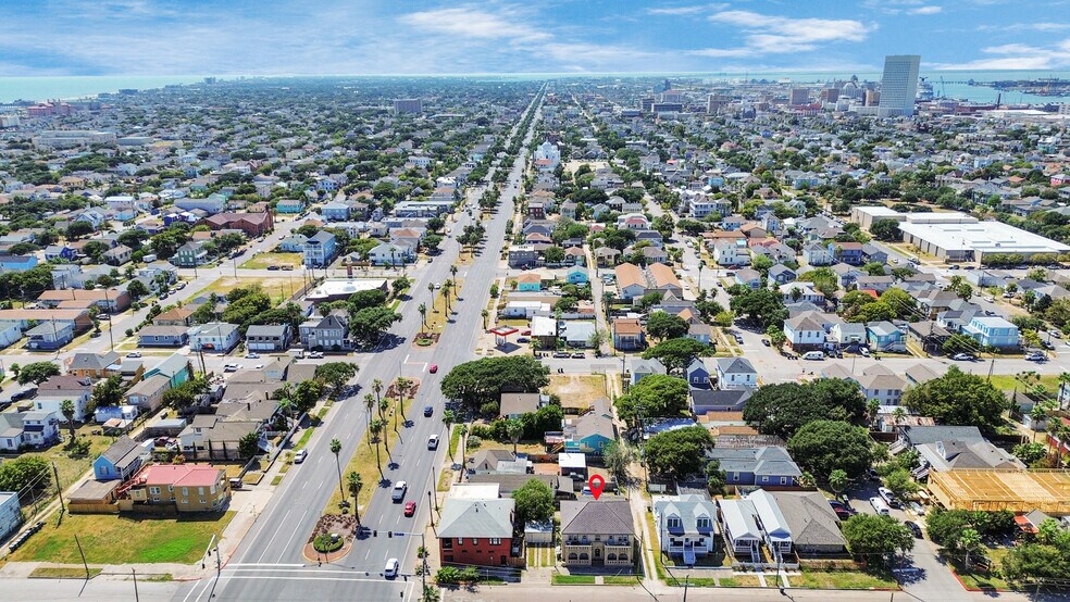 More Photos Of 915 8th St, Galveston Apartments For Sale