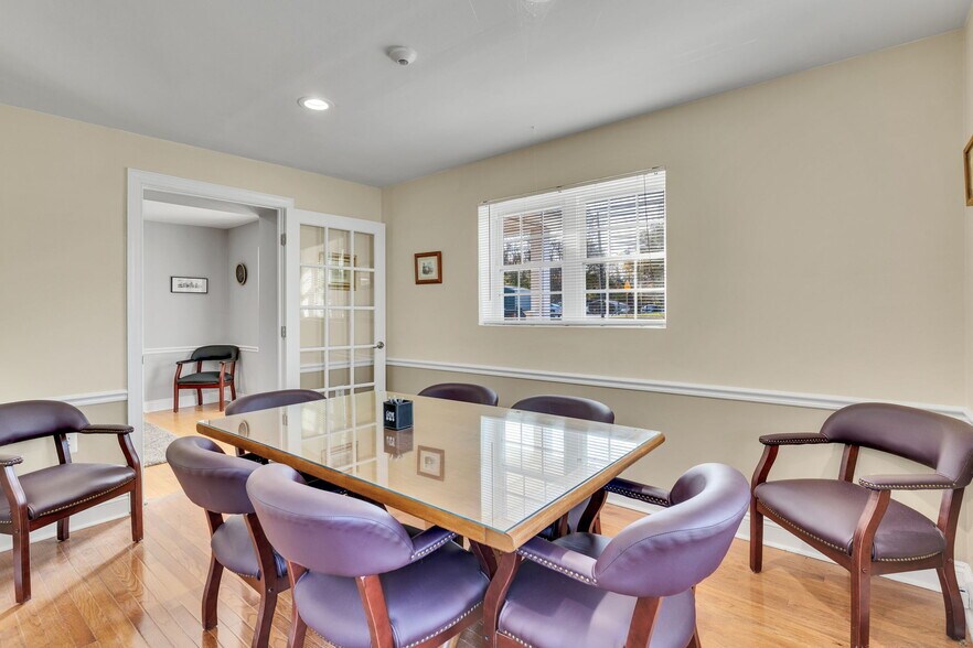 More Photos Of 9279 Kings Hwy, King George Loft Creative Space For Sale