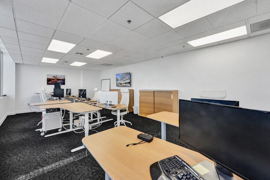 More Photos Of 2455 E Sunrise Blvd, Fort Lauderdale Loft Creative Space For Sale