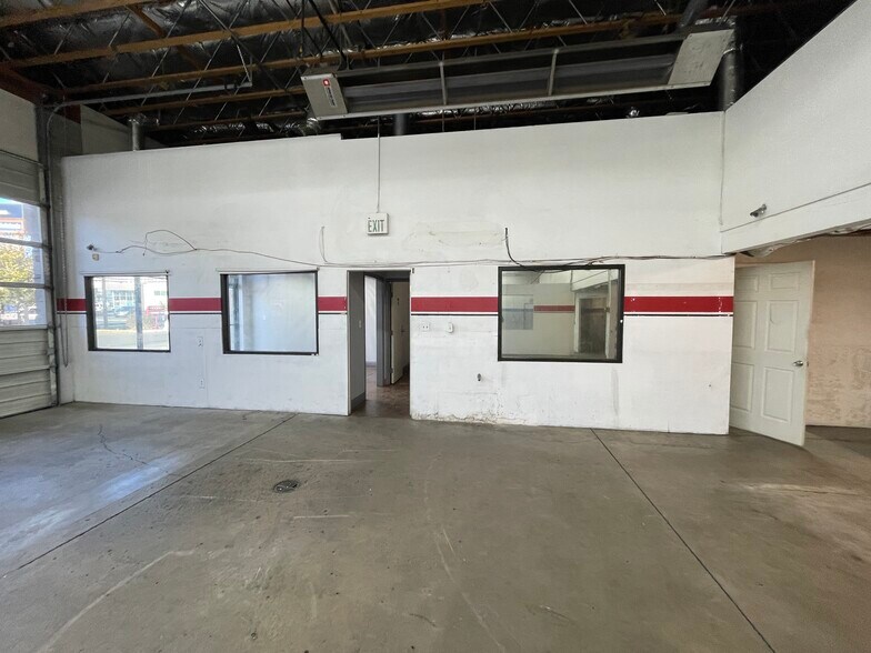 More Photos Of 100 Gentry Way, Reno Unknown For Lease