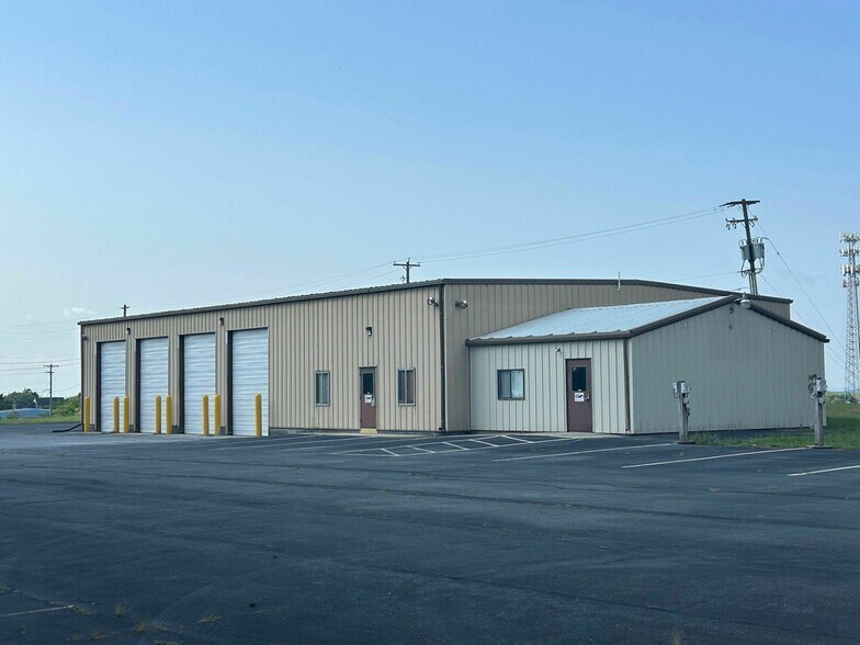 More Photos Of 27 Feick Industrial Dr, Hamburg Manufacturing For Lease