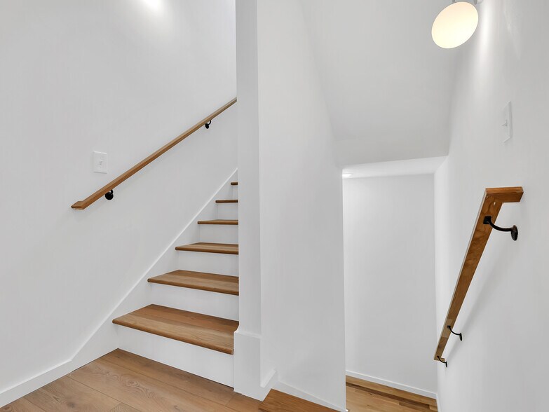 More Photos Of 1602 N Central St, Knoxville Apartments For Sale