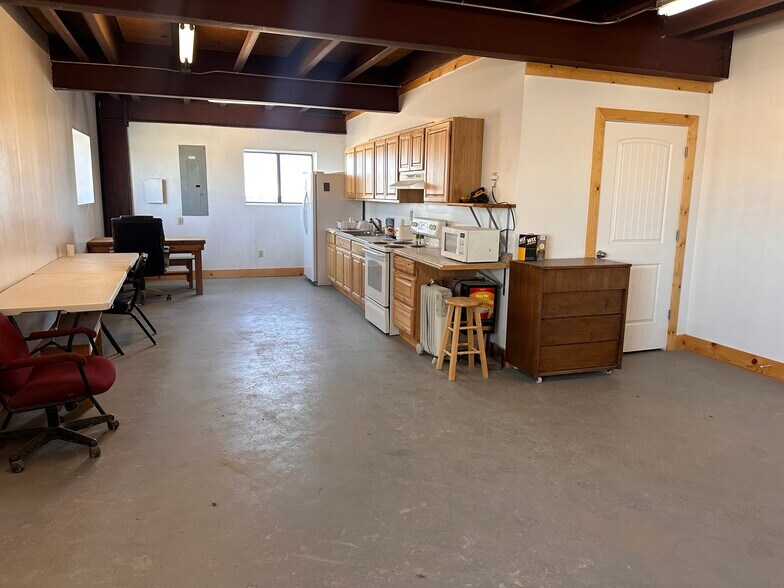 More Photos Of 333 Wildcat rd, La Barge Light Distribution For Sale