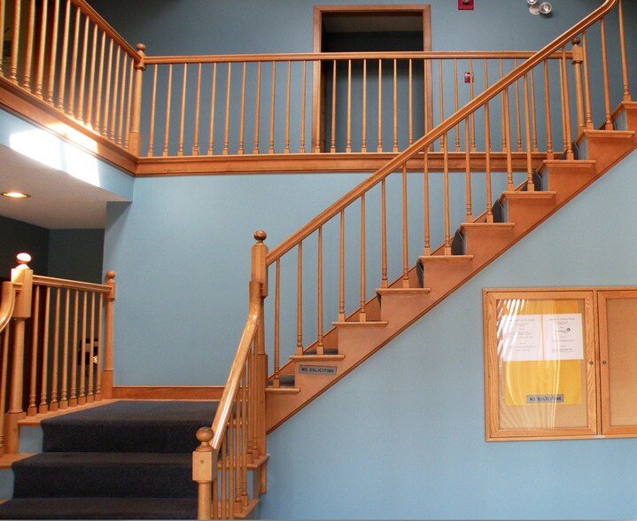 More Photos Of 308 W Central St, Franklin Office For Lease