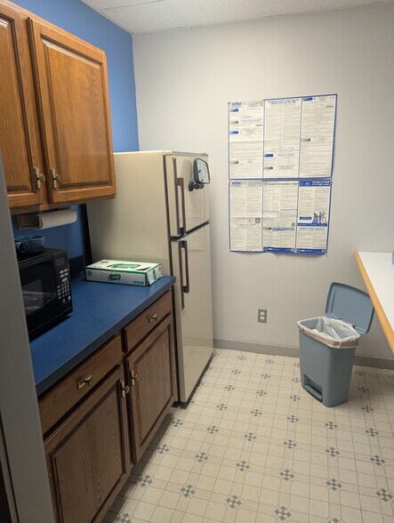 More Photos Of 10841 Paw Paw St, Holland Manufacturing For Sale