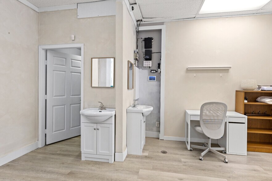 More Photos Of 2411 Drought Rd, West Kelowna General Retail For Lease