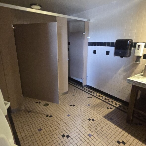 More Photos Of 2045 Brice Rd, Reynoldsburg Restaurant For Lease