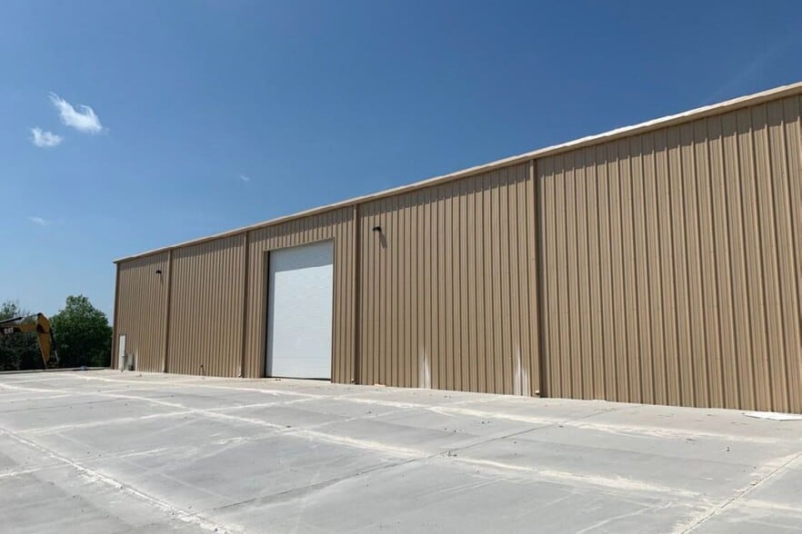 More Photos Of 7019 Burleson Rd, Austin Warehouse For Sale