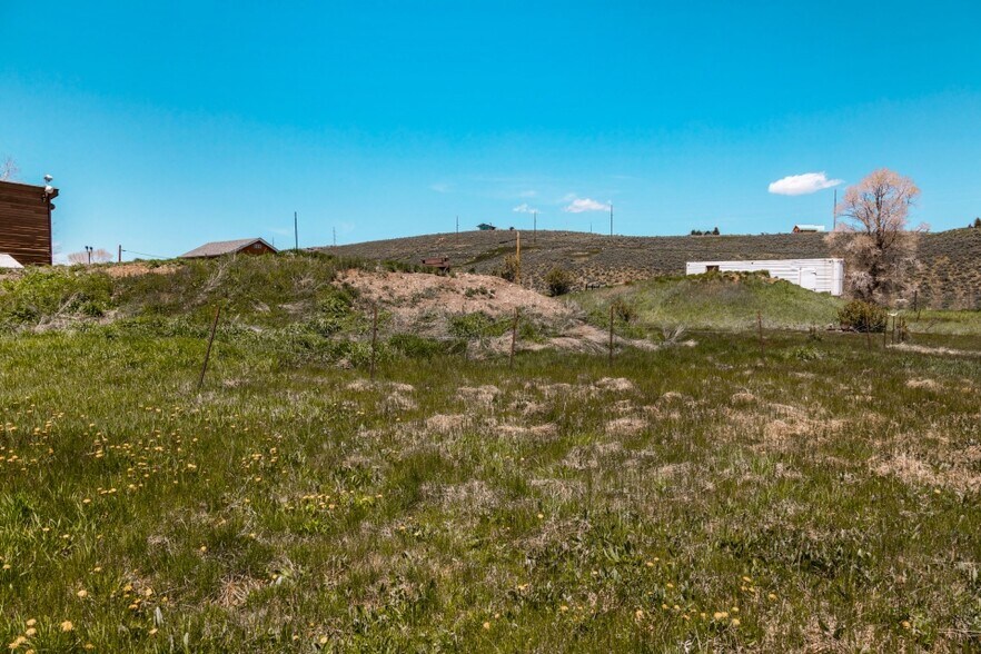 More Photos Of 700 Bitner Rd, Park City Office For Sale