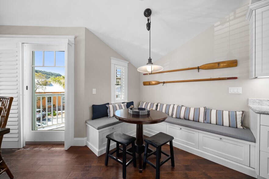 More Photos Of 74 San Francisco St, Avila Beach Flex For Sale