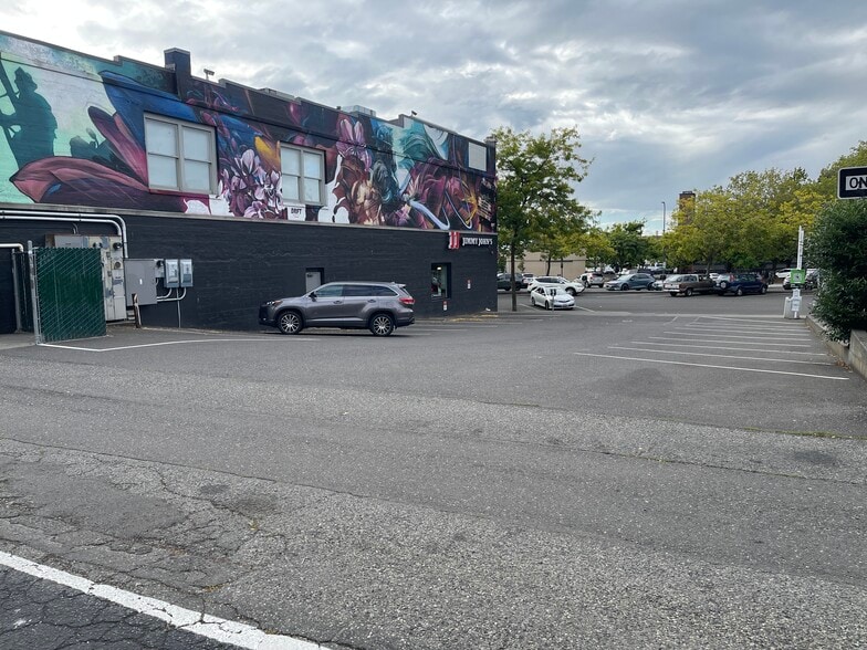 More Photos Of 1204 Railroad Ave, Bellingham Office For Lease