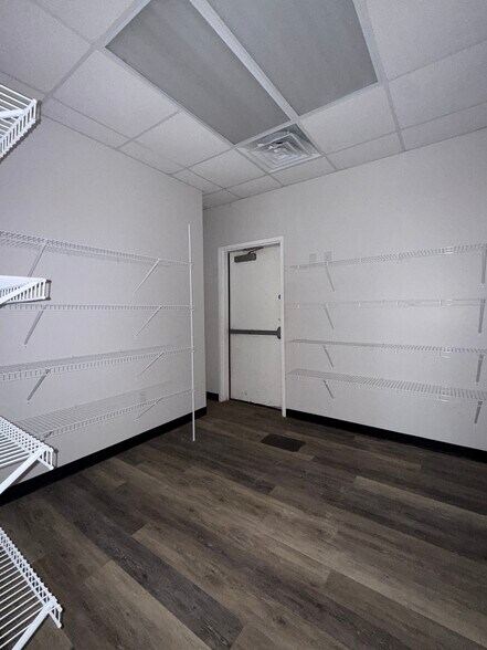 More Photos Of 10971 County Line Rd, Madison General Retail For Lease