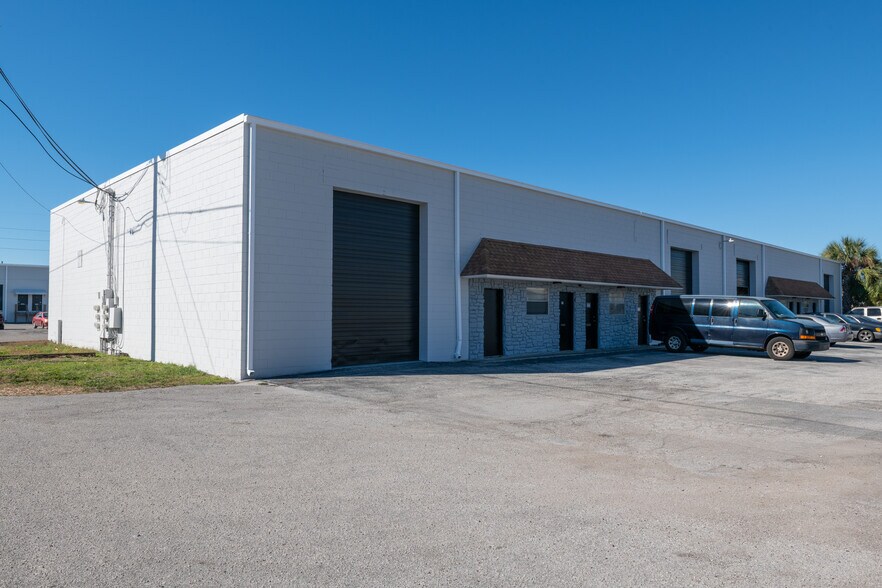More Photos Of 6593 Powers Ave, Jacksonville Warehouse For Lease