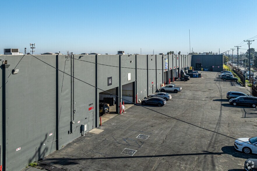 More Photos Of 8122 Maie Ave, Los Angeles Warehouse For Sale