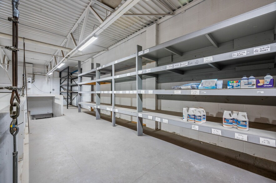 More Photos Of 4116 64 Av SE, Calgary Industrial For Sale
