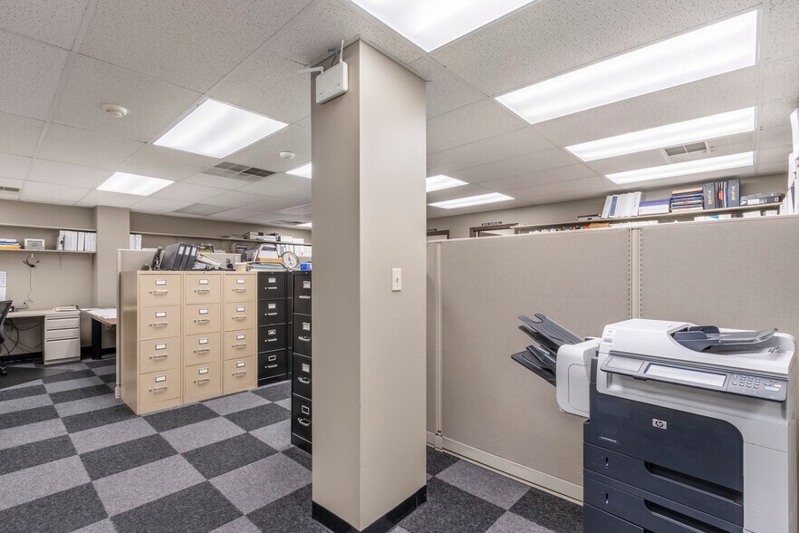 More Photos Of 5095 Crookshank Rd, Cincinnati Light Manufacturing For Sale