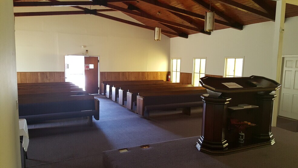 More Photos Of 1356 W 62nd St, Los Angeles Religious Facility For Lease