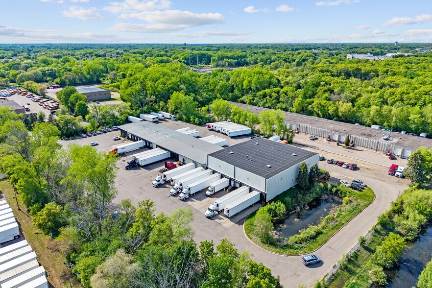 More Photos Of 8201 NE Hickory St, Minneapolis Truck Terminal For Sale