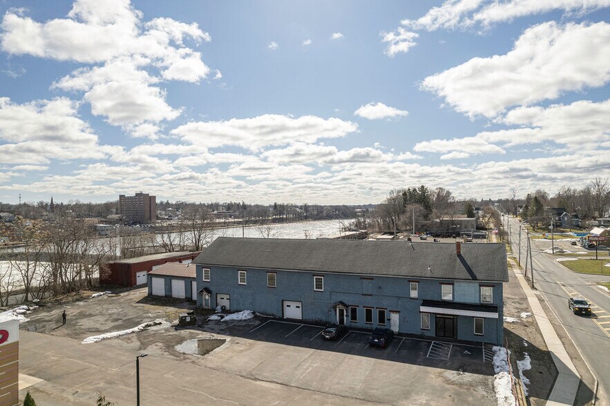 More Photos Of 15 W 1st St S, Fulton Freestanding For Sale