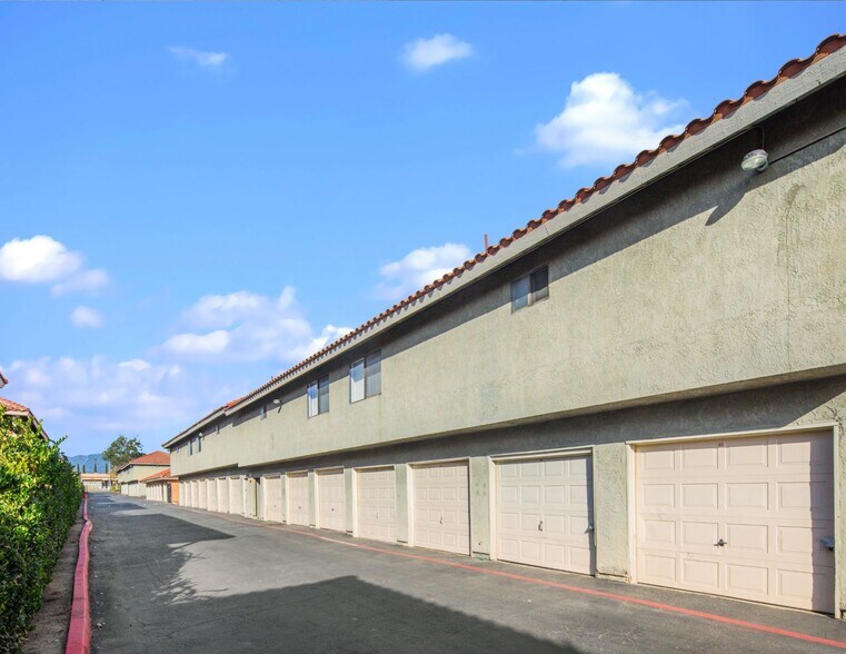 More Photos Of 1531 W Rialto Ave, Fontana Apartments For Sale
