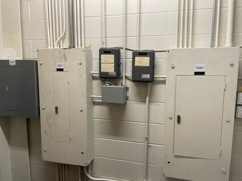 More Photos Of 720 Western Blvd, Tarboro Office For Sale