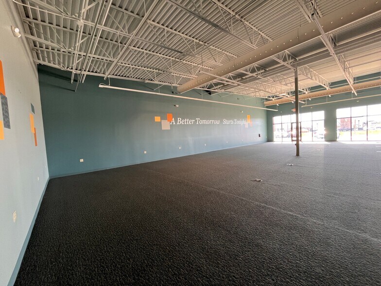 More Photos Of 10120-10240 W 29th St N, Wichita General Retail For Lease