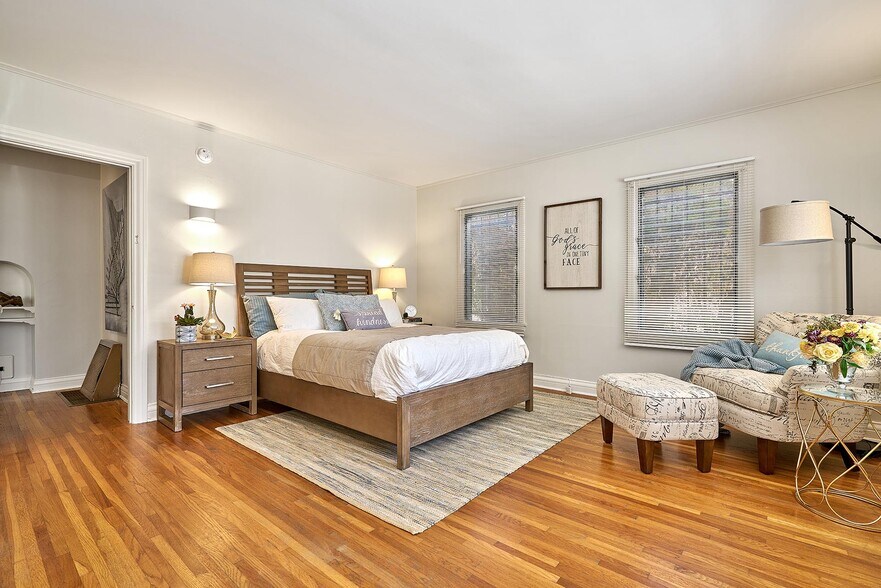 More Photos Of 6669 De Longpre Ave, Los Angeles Apartments For Sale