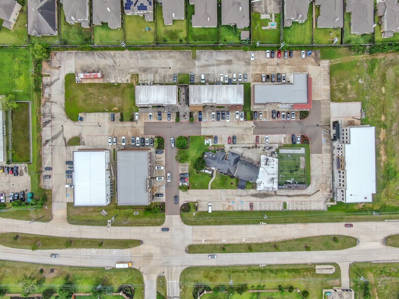 More Photos Of 23923 Gosling Rd, Spring Unknown For Lease