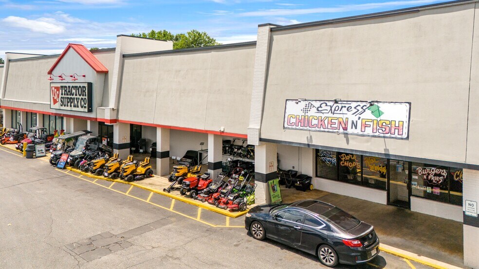 More Photos Of 3073-3187 Highway 431, Roanoke Unknown For Lease