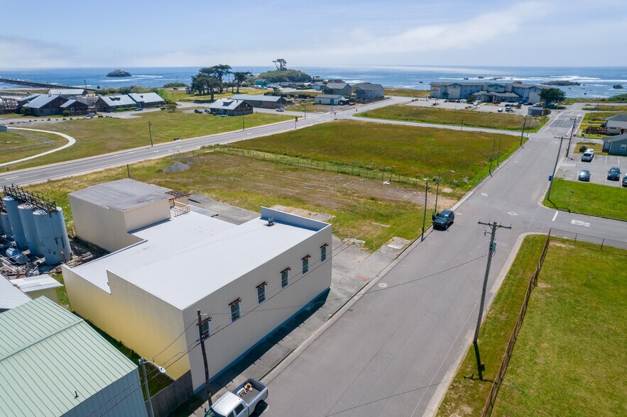 More Photos Of 347 2nd St, Crescent City Industrial For Sale