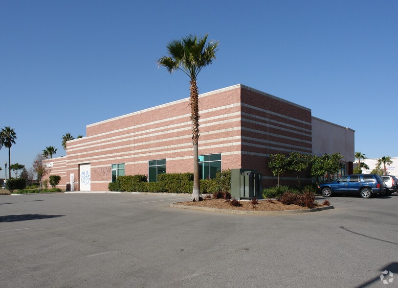 More Photos Of 1627-1629 S Riverside Ave, Rialto Unknown For Lease