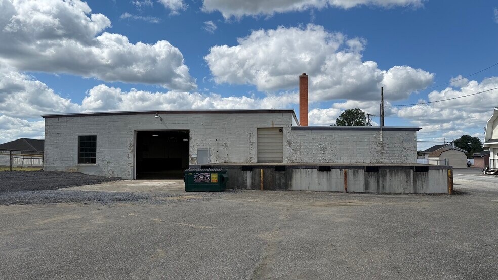 More Photos Of 1350 Balata St, Easton Warehouse For Sale