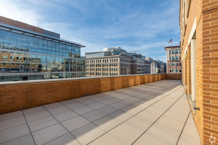 More Photos Of 950 F St NW, Washington Office For Lease