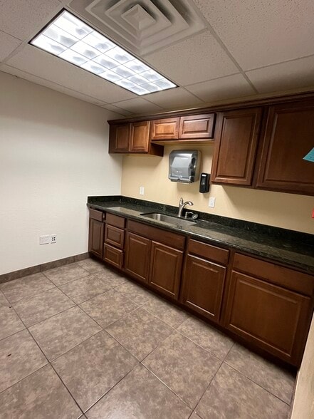 More Photos Of 9212 N Central Ave, Phoenix General Retail For Lease