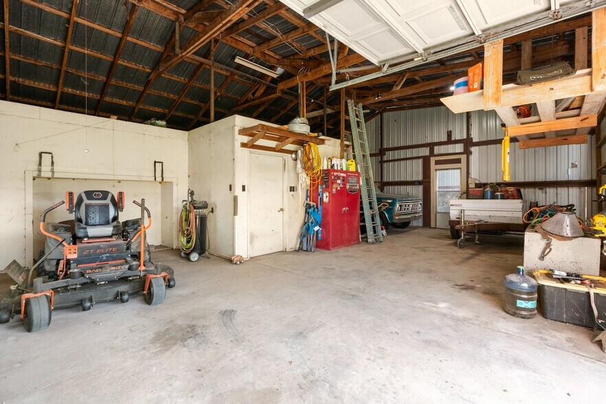 More Photos Of 2355 Jackson League Cir, Brenham Lodge Meeting Hall For Sale