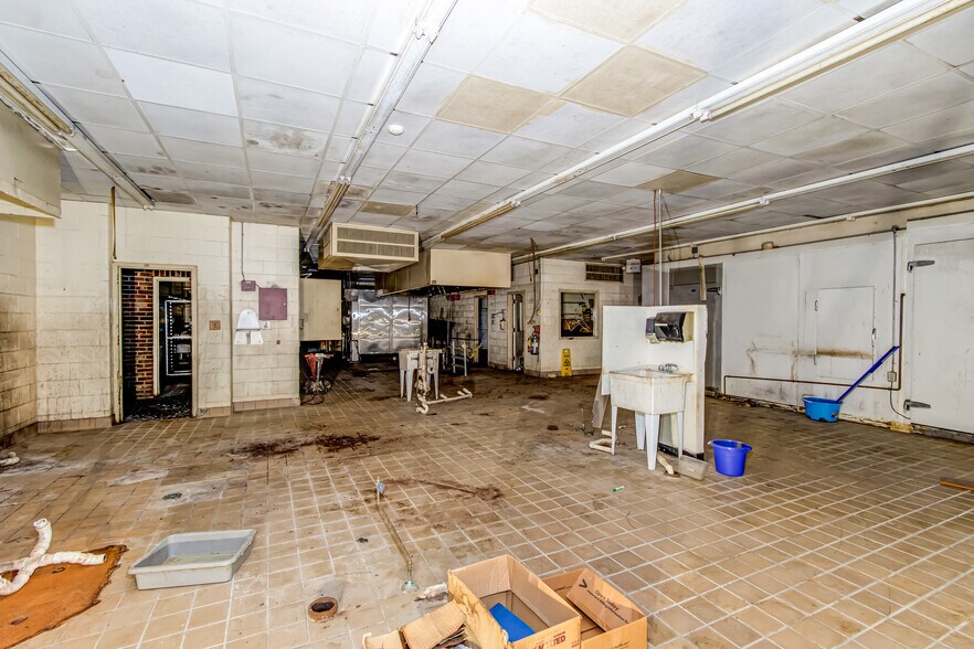 More Photos Of 15 7th St, Augusta Restaurant For Sale