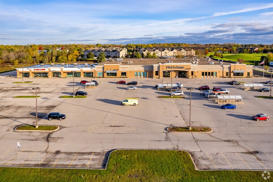 More Photos Of 2320-2400 W Ryan Rd, Oak Creek Freestanding For Lease