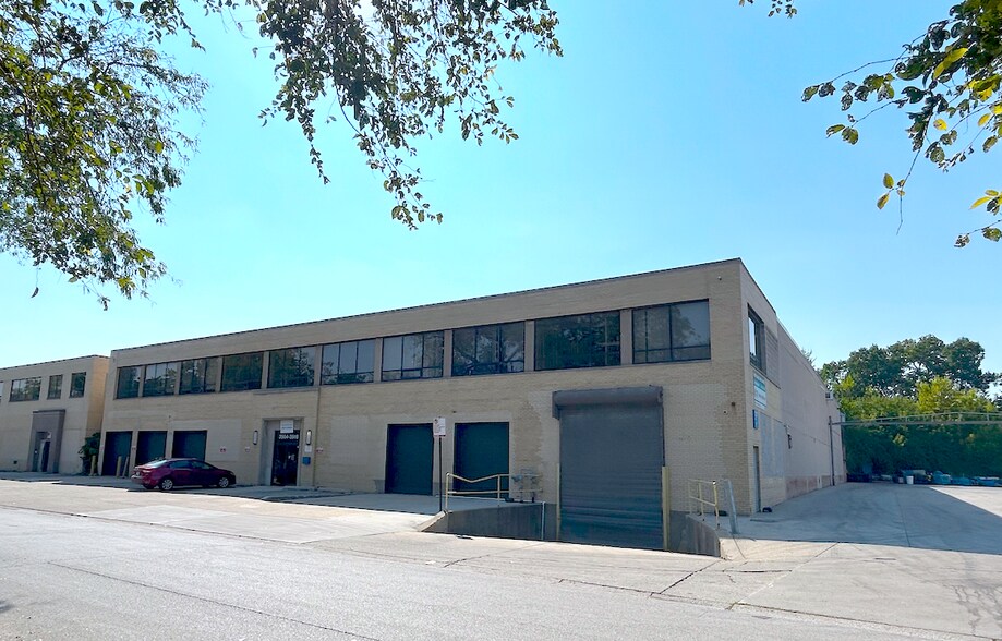 More Photos Of 3512 N Kostner Ave, Chicago Manufacturing For Lease
