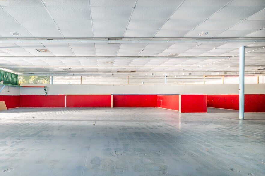 More Photos Of 3719-3815 Blanco Rd, San Antonio Storefront For Sale