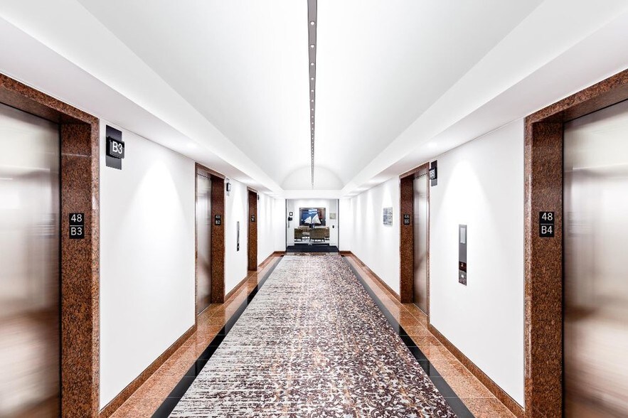 More Photos Of 40 King St W, Toronto Office For Lease