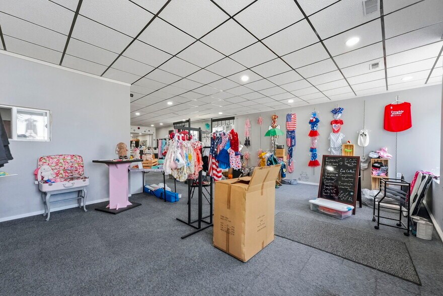 More Photos Of 115 E King St, Garrett General Retail For Sale