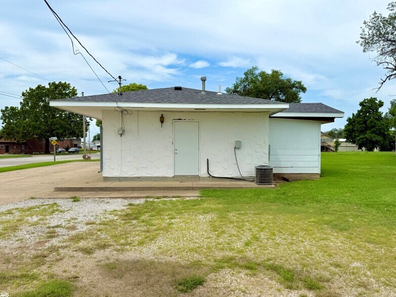 More Photos Of 630 W Cherry St, Chanute Land For Sale