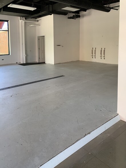 More Photos Of 2390 Esplanade Dr, Algonquin Office For Lease