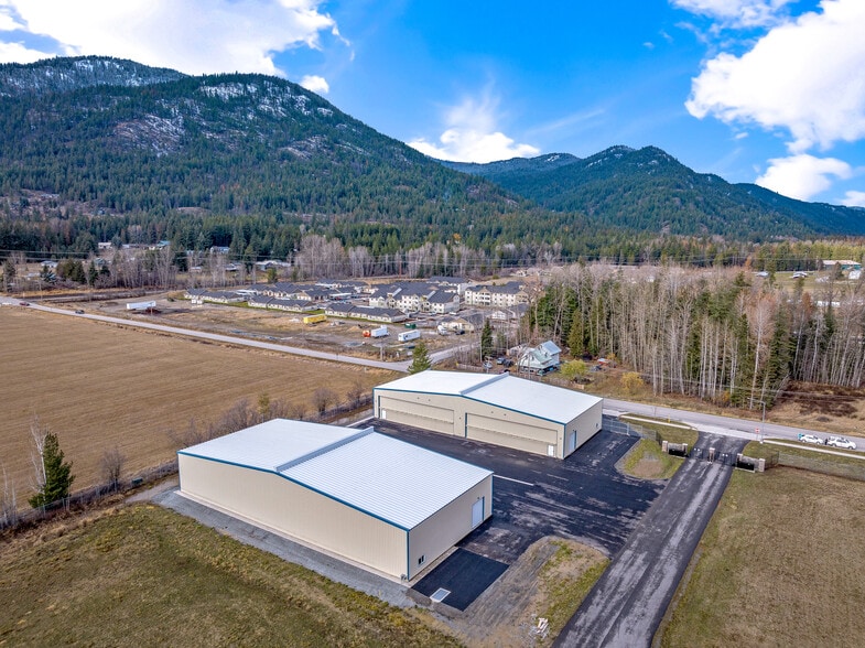 More Photos Of 1189 Woodland Dr, Sandpoint Airplane Hangar For Sale