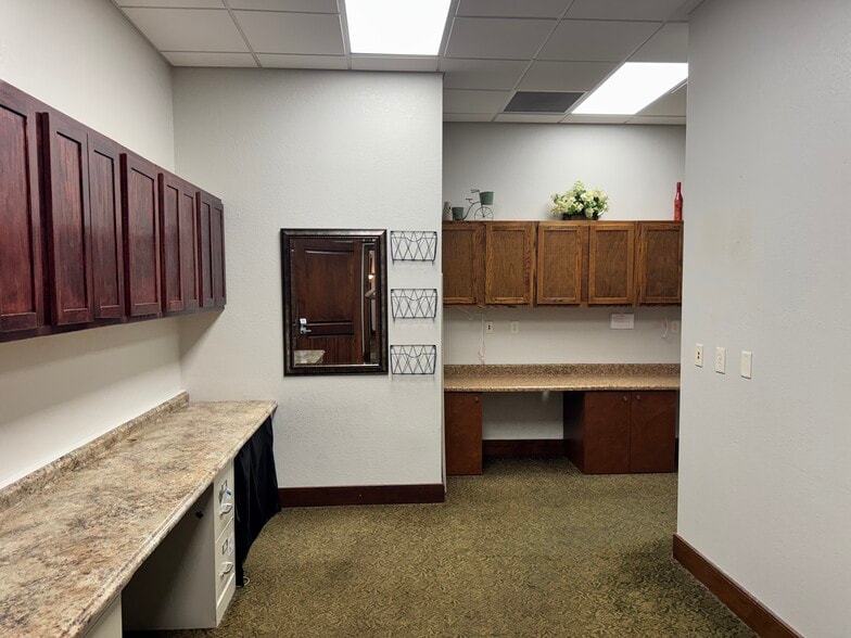 More Photos Of 2400 Hooks St, Clermont Medical For Lease