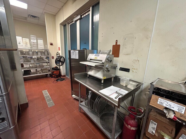 More Photos Of 4201 Indian Bayou Trl, Destin Hotel For Lease