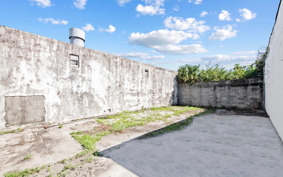 More Photos Of 709 NW 8th Ave, Fort Lauderdale Warehouse For Sale