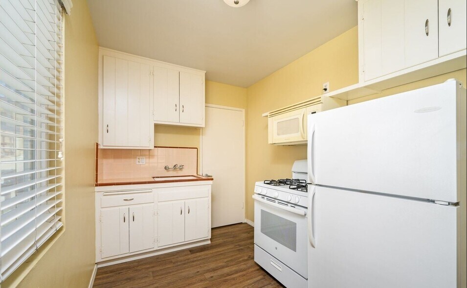 Primary Photo Of 5752-5758 Riley St, San Diego Apartments For Sale